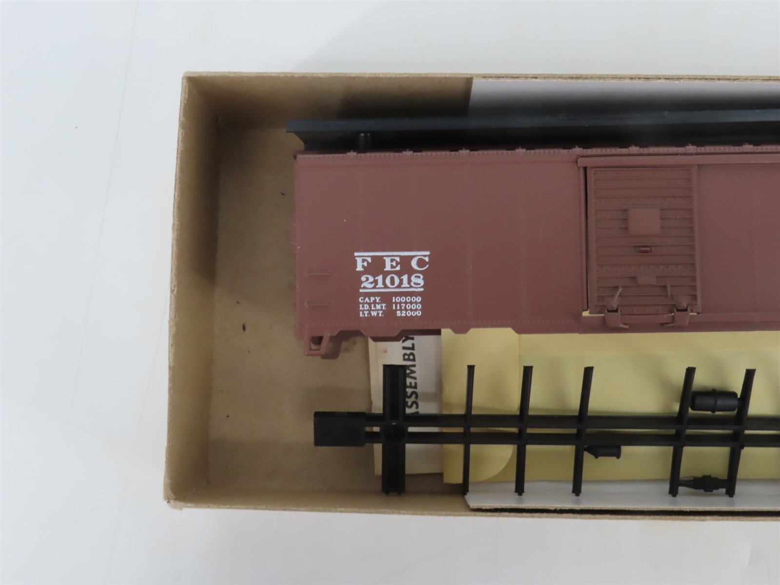 HO Scale Athearn Bev-Bel Kit #1090 FEC Florida East Coast 40' Box Car #21018