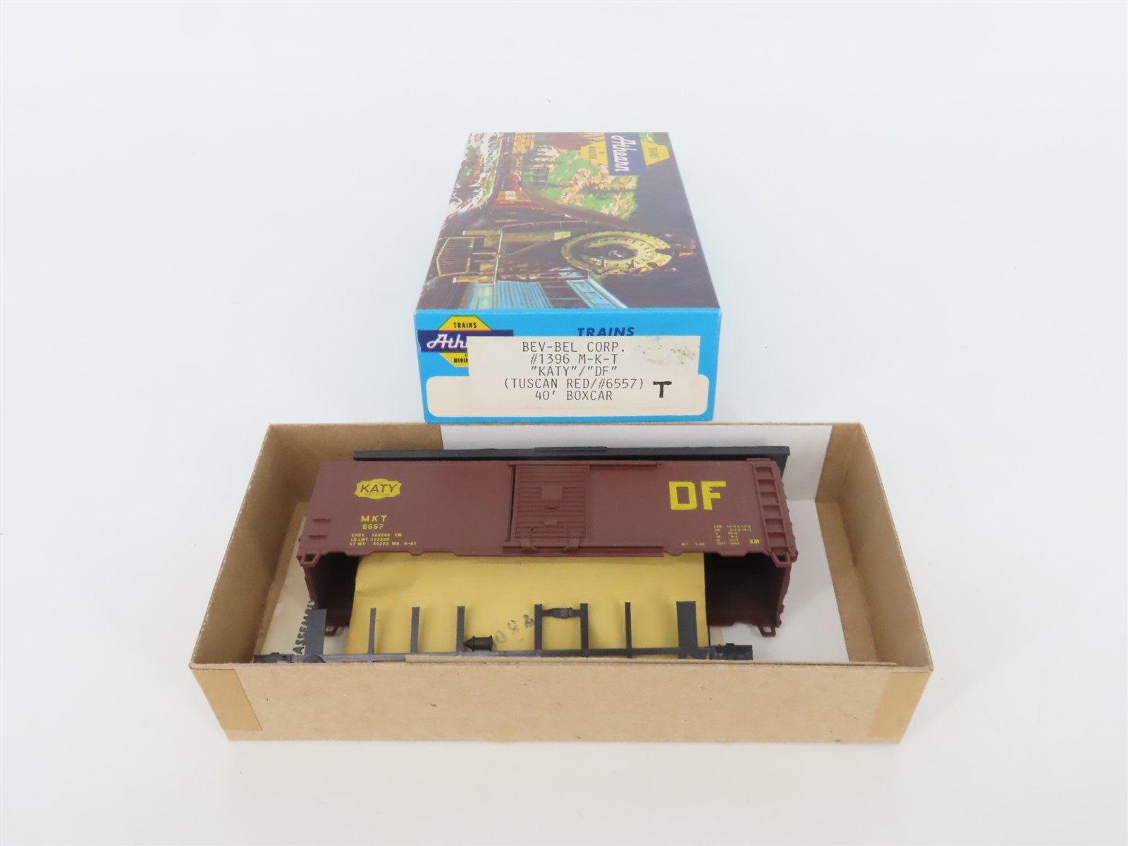 HO Scale Athearn Bev-Bel Kit #1396 M-K-T The Katy 40' Single Door Box Car #6557