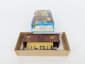 HO Scale Athearn Bev-Bel Kit #1396 M-K-T The Katy 40' Single Door Box Car #6557