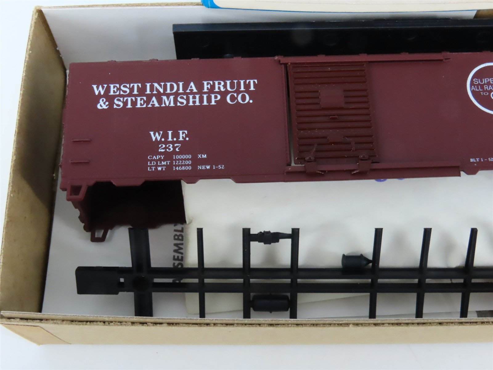 HO Scale Athearn Bev-Bel Kit #1138-1 WIF West India Fruit 40' Box Car #237