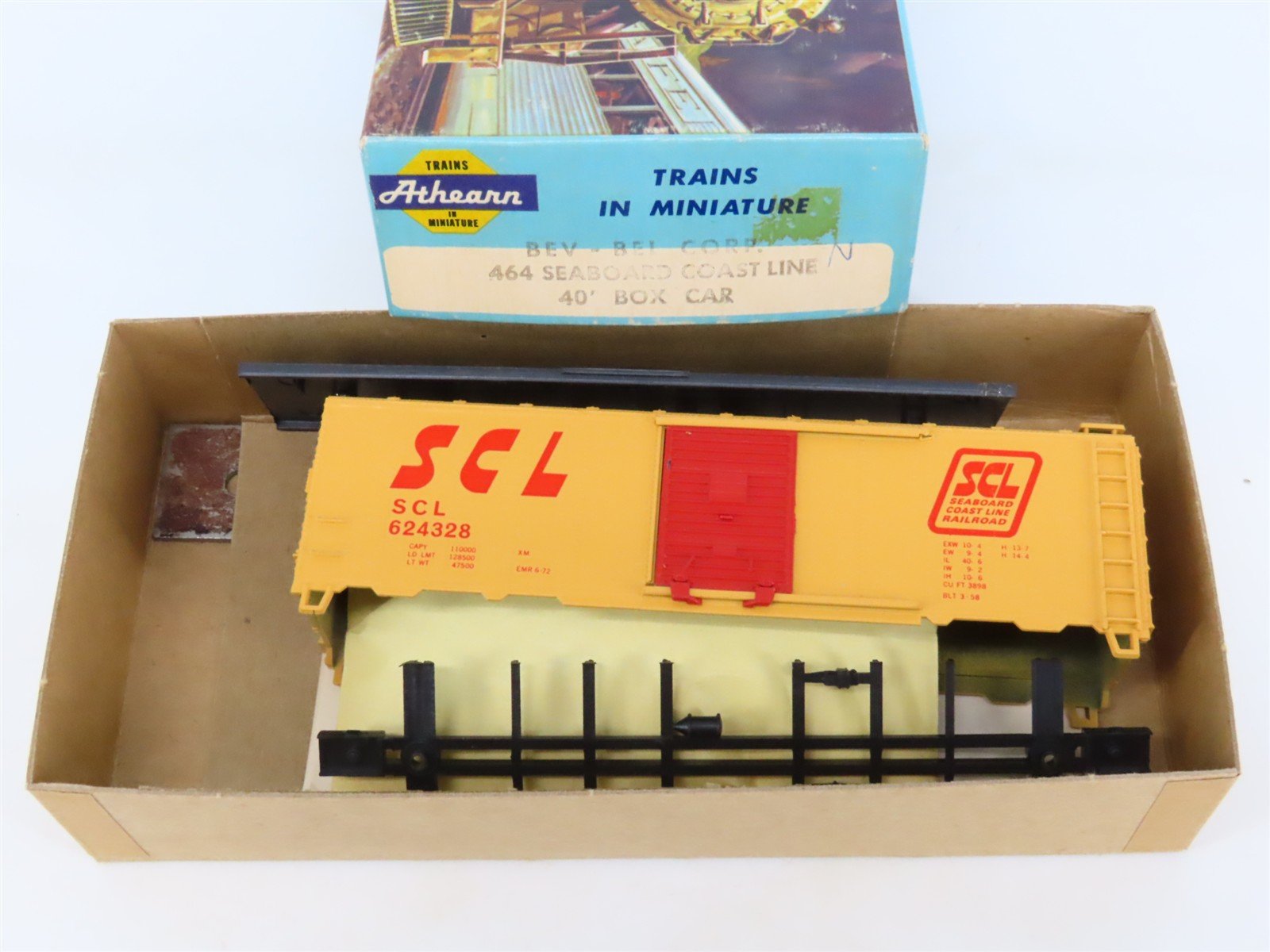 HO Scale Athearn Bev-Bel Kit #464 SCL Seaboard Coast Line 40' Box Car #624328