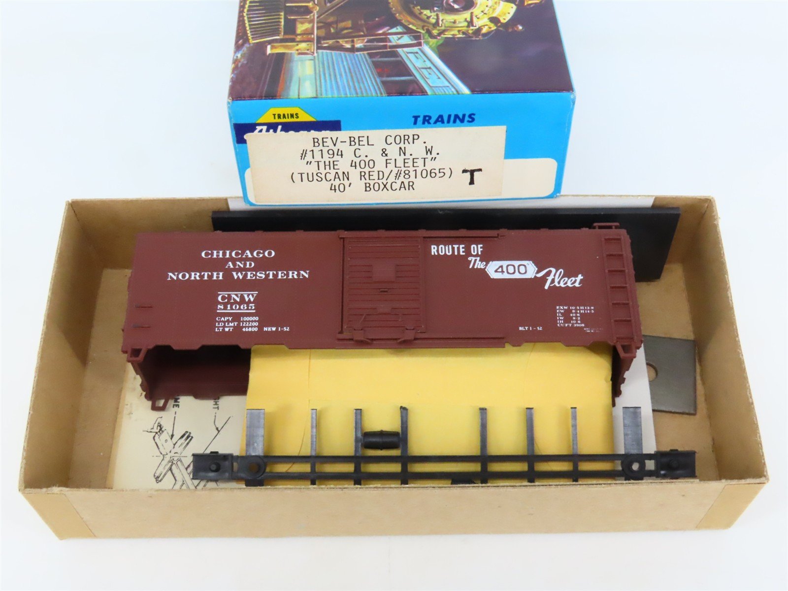 HO Scale Athearn Bev-Bel Kit #1194 CNW "The 400 Fleet" 40' Box Car #81065