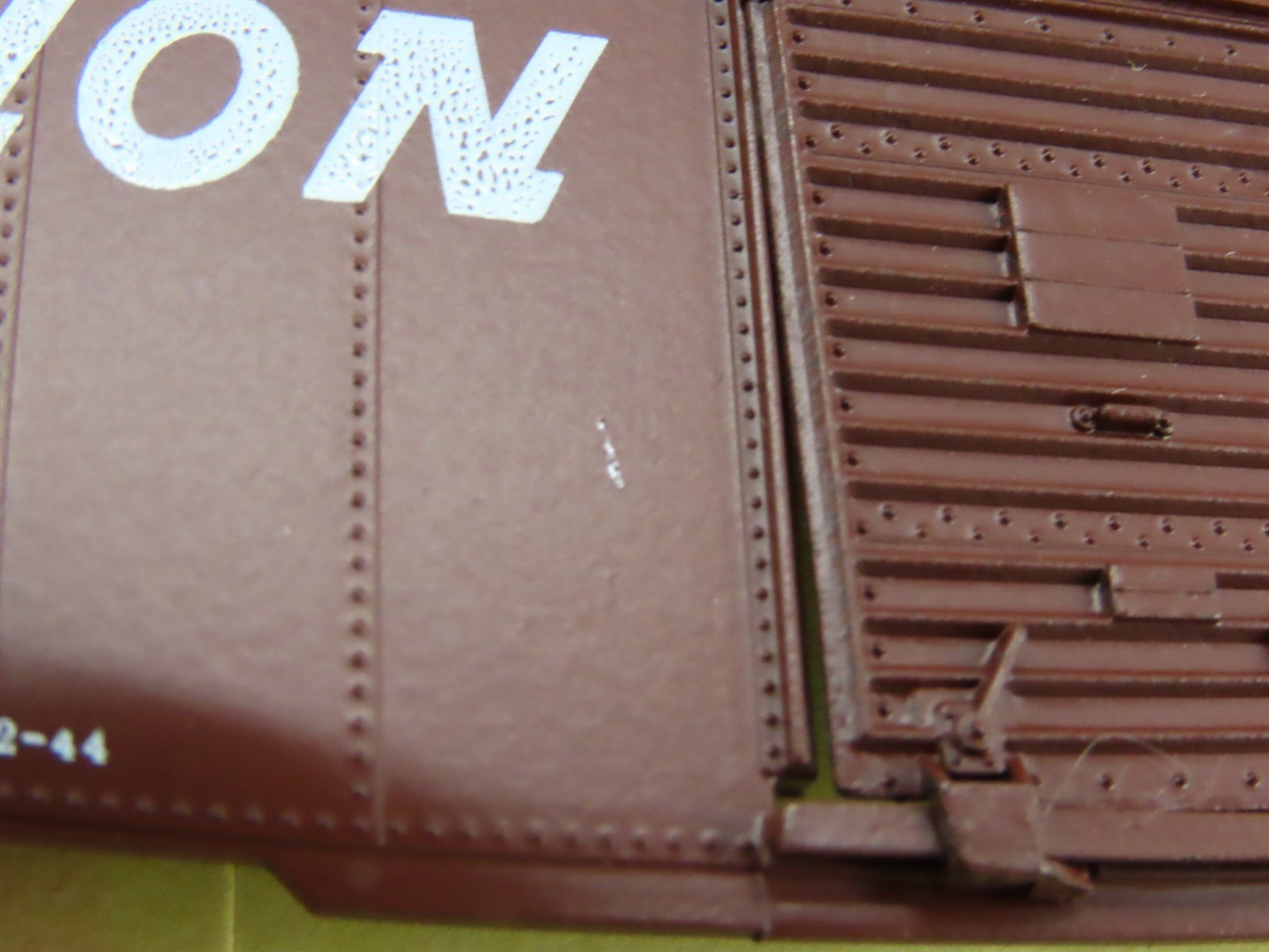 HO Scale Athearn Bev-Bel Kit #1057-1 MON Monon 40' Single Door Box Car #197