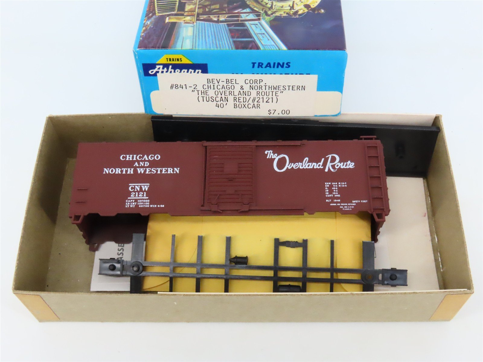 HO Scale Athearn Bev-Bel Kit #841-2 CNW Chicago & Northwestern 40' Box Car #2121