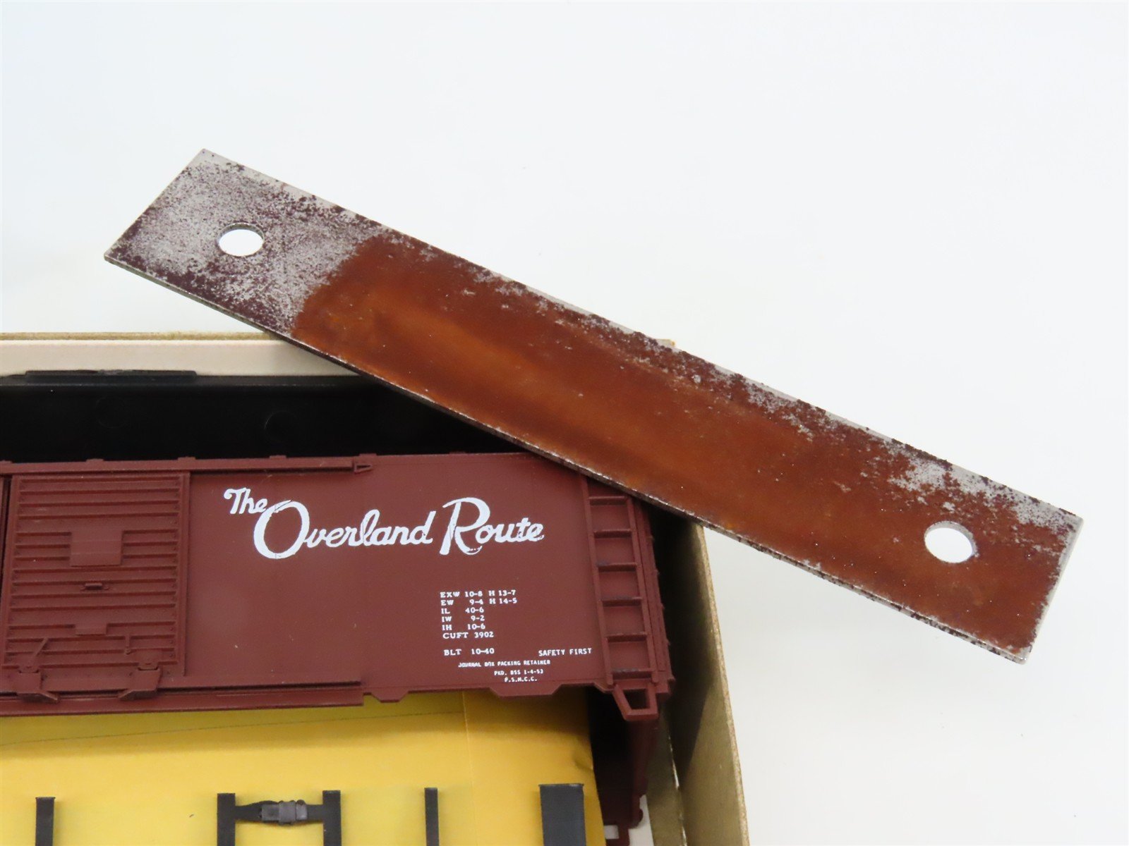 HO Scale Athearn Bev-Bel Kit #841-2 CNW Chicago & Northwestern 40' Box Car #2121