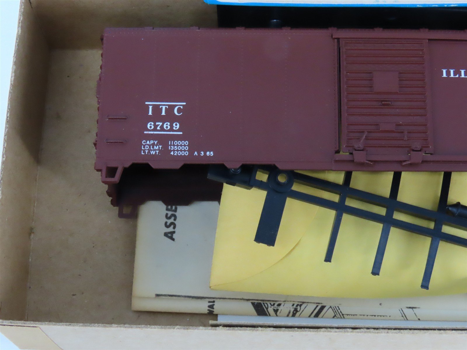 HO Athearn Bev-Bel Kit #1395 ITC Illinois Terminal 40' Single Door Box Car #6769