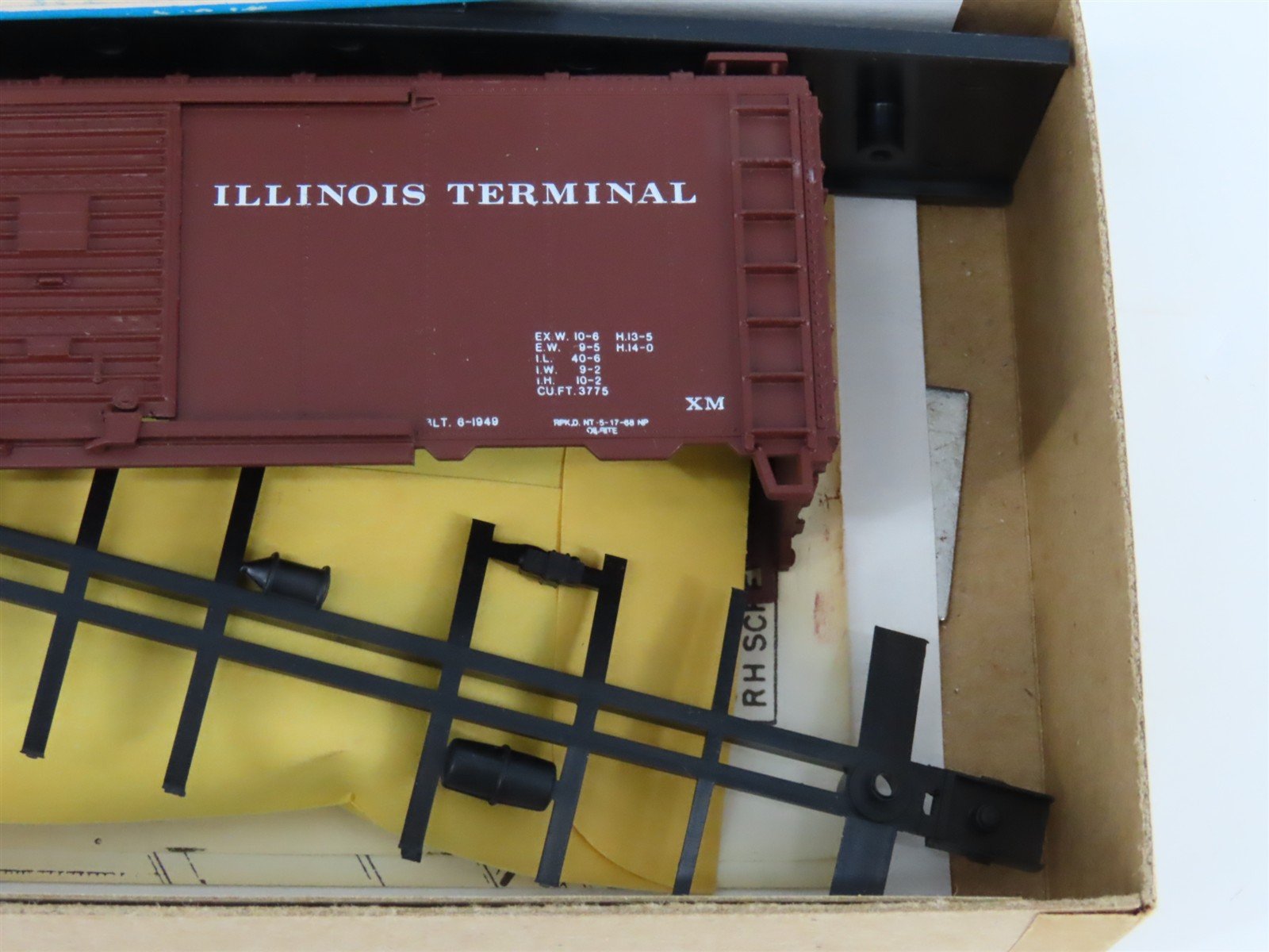 HO Athearn Bev-Bel Kit #1395 ITC Illinois Terminal 40' Single Door Box Car #6769