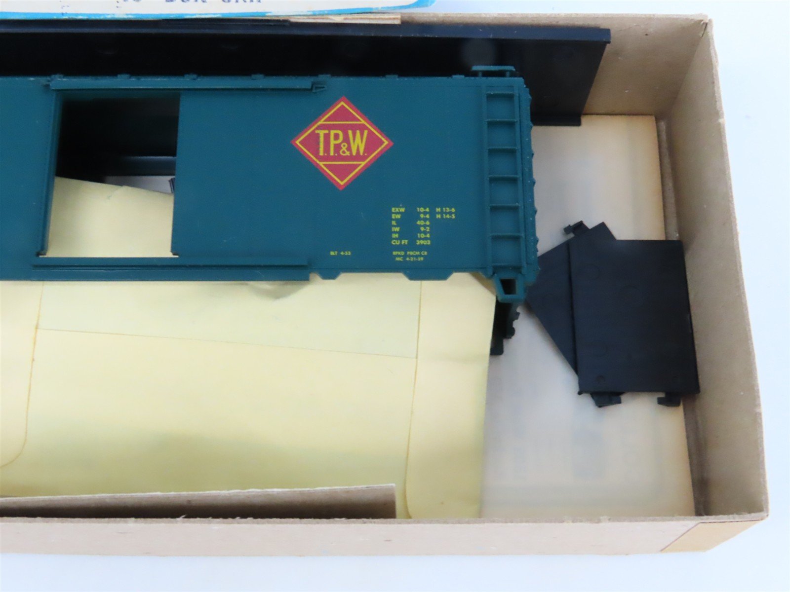 HO Scale Athearn Bev-Bel Kit #1029 TP&W Toledo Peoria & Western 40' Box Car #626