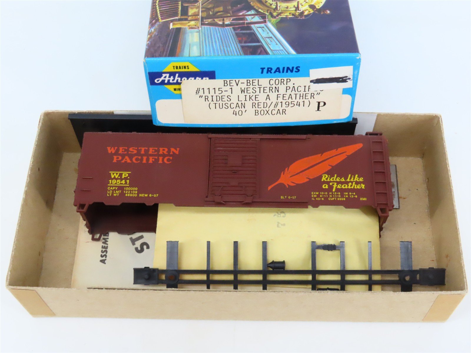 HO Athearn Bev-Bel Kit #1115-1 WP Western Pacific Feather 40' Box Car #19541