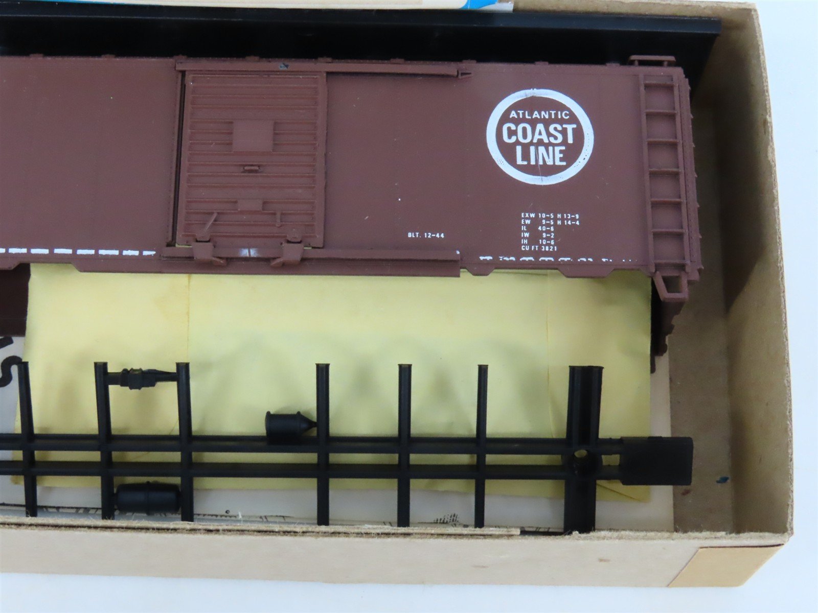 HO Scale Athearn Bev-Bel Kit #1089-1 ACL Atlantic Coast Line 40' Box Car #52759