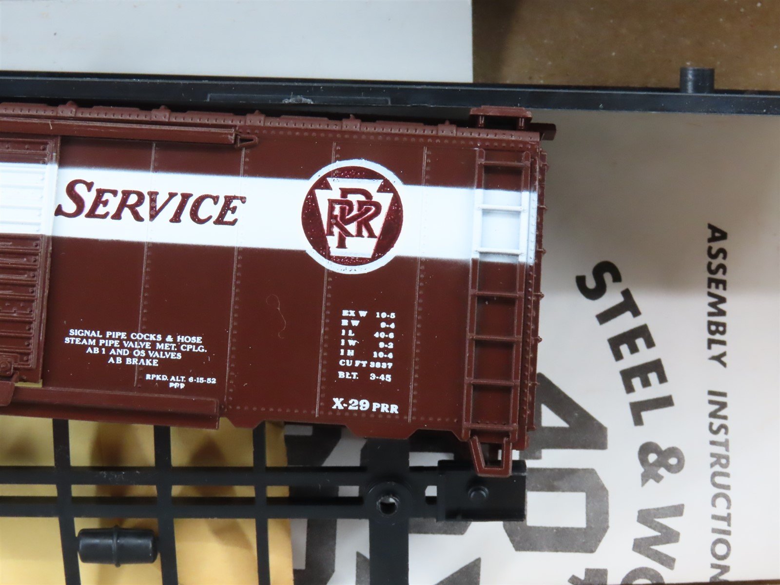 HO Scale Athearn Bev-Bel Kit 1734-9 PRR Merchandise Service 40' Box Car #92484