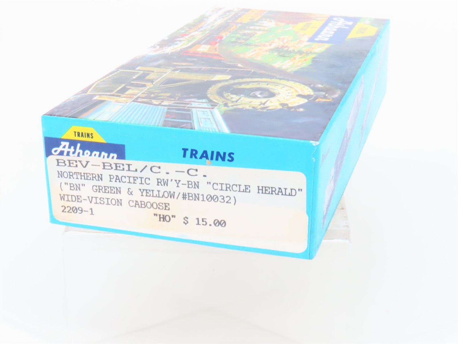 HO Athearn Bev-Bel Kit 2209-1 NP Northern Pacific Extended Vision Caboose #10032