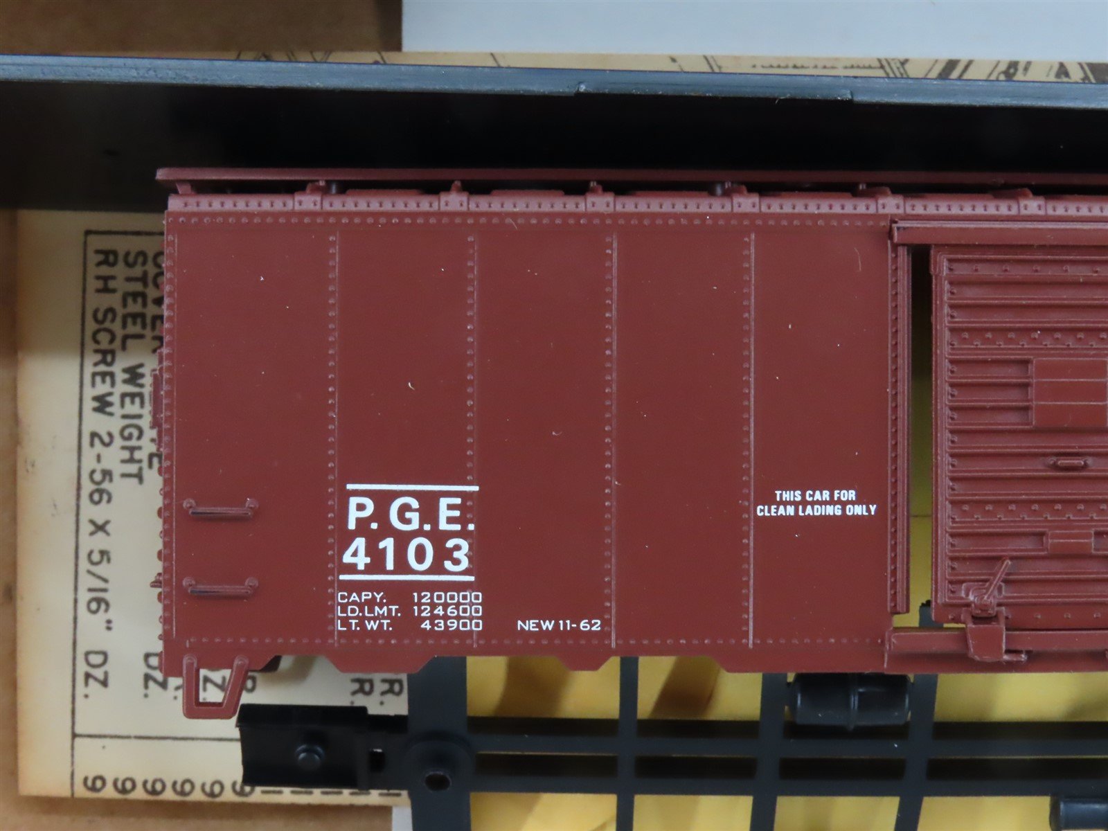 HO Scale Athearn Bev-Bel Kit 1388 PGE Pacific Great Eastern 40' Box Car #4103