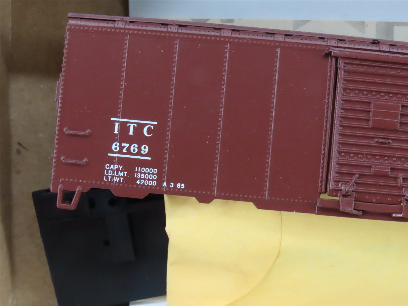 HO Scale Athearn Bev-Bel Kit 1395 ITC Illinois Terminal 40' Steel Box Car #6769