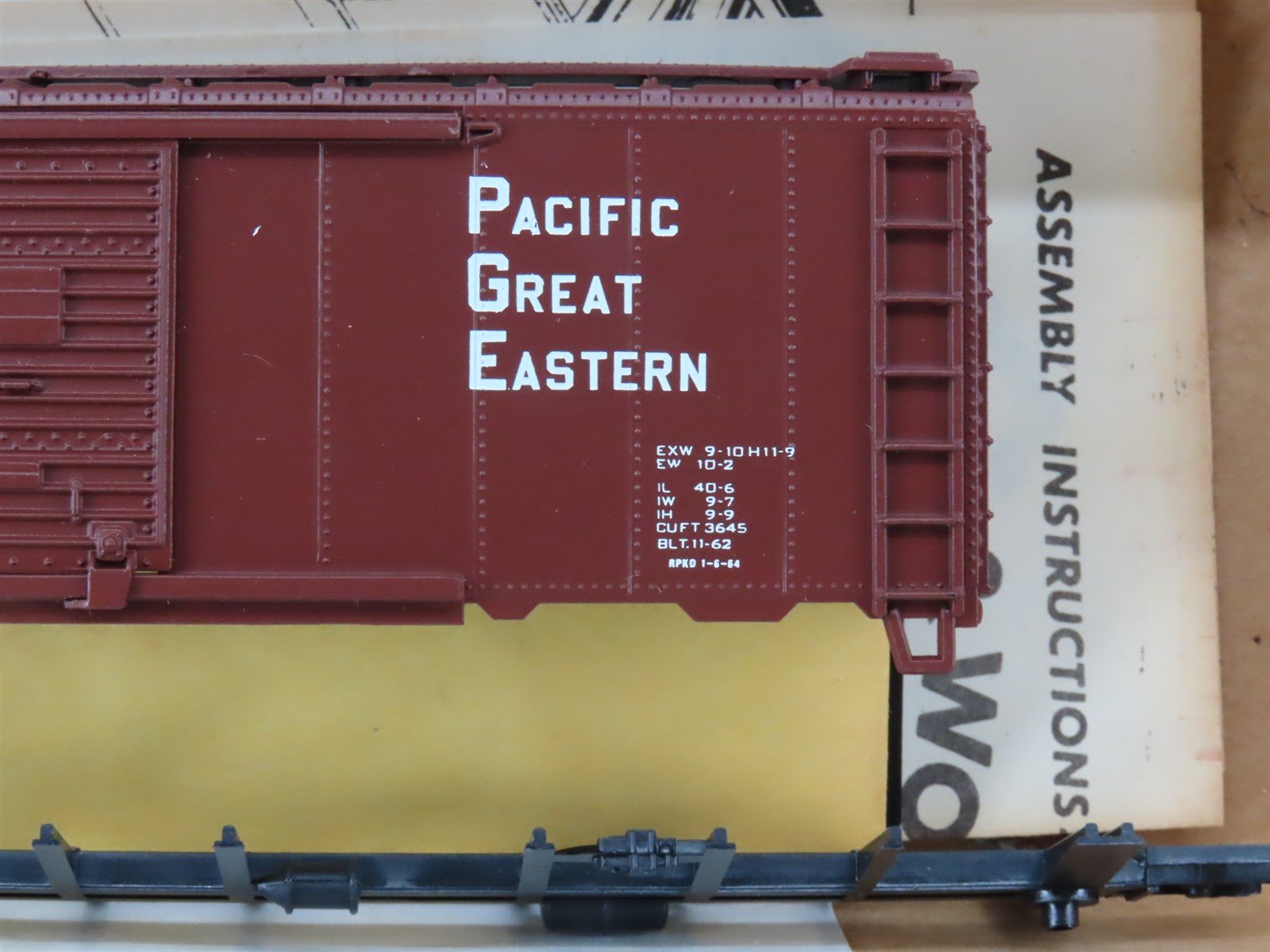 HO Scale Athearn Bev-Bel Kit 1388 PGE Pacific Great Eastern 40' Box Car #4103