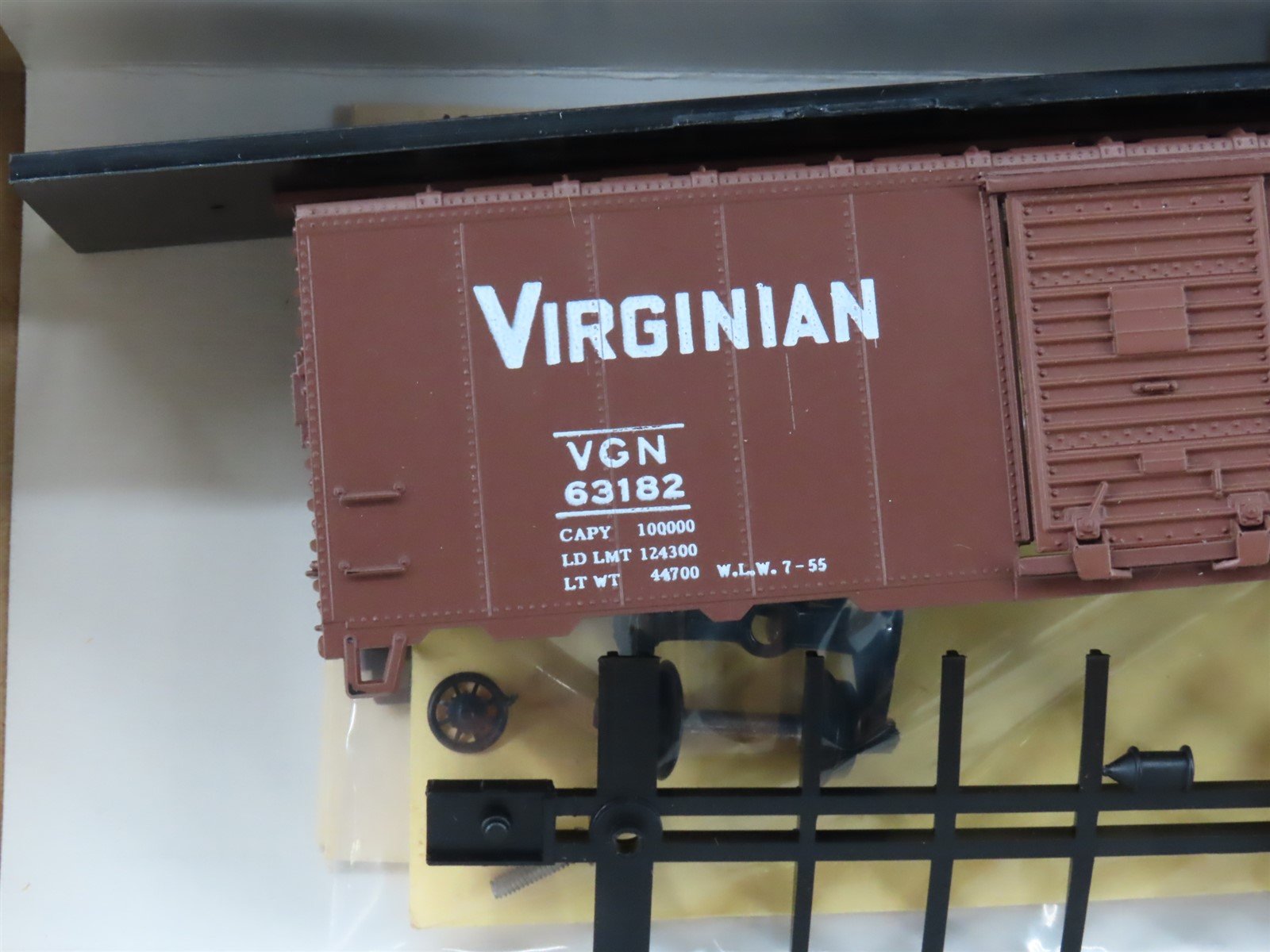 HO Scale Athearn Bev-Bel Kit 1007-1 VGN Virginian 40' Single Door Box Car #63182