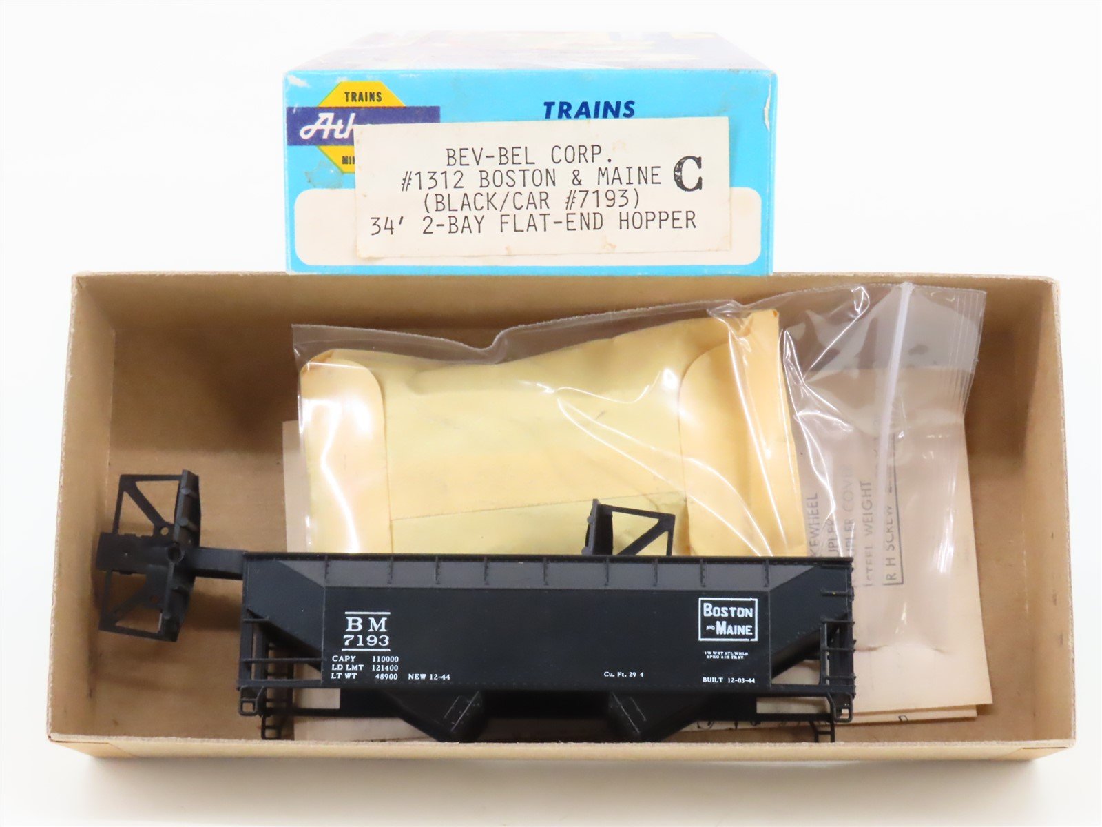HO Scale Athearn Bev-Bel Kit 1312 B&M Boston & Maine 34' 2-Bay Hopper #7193