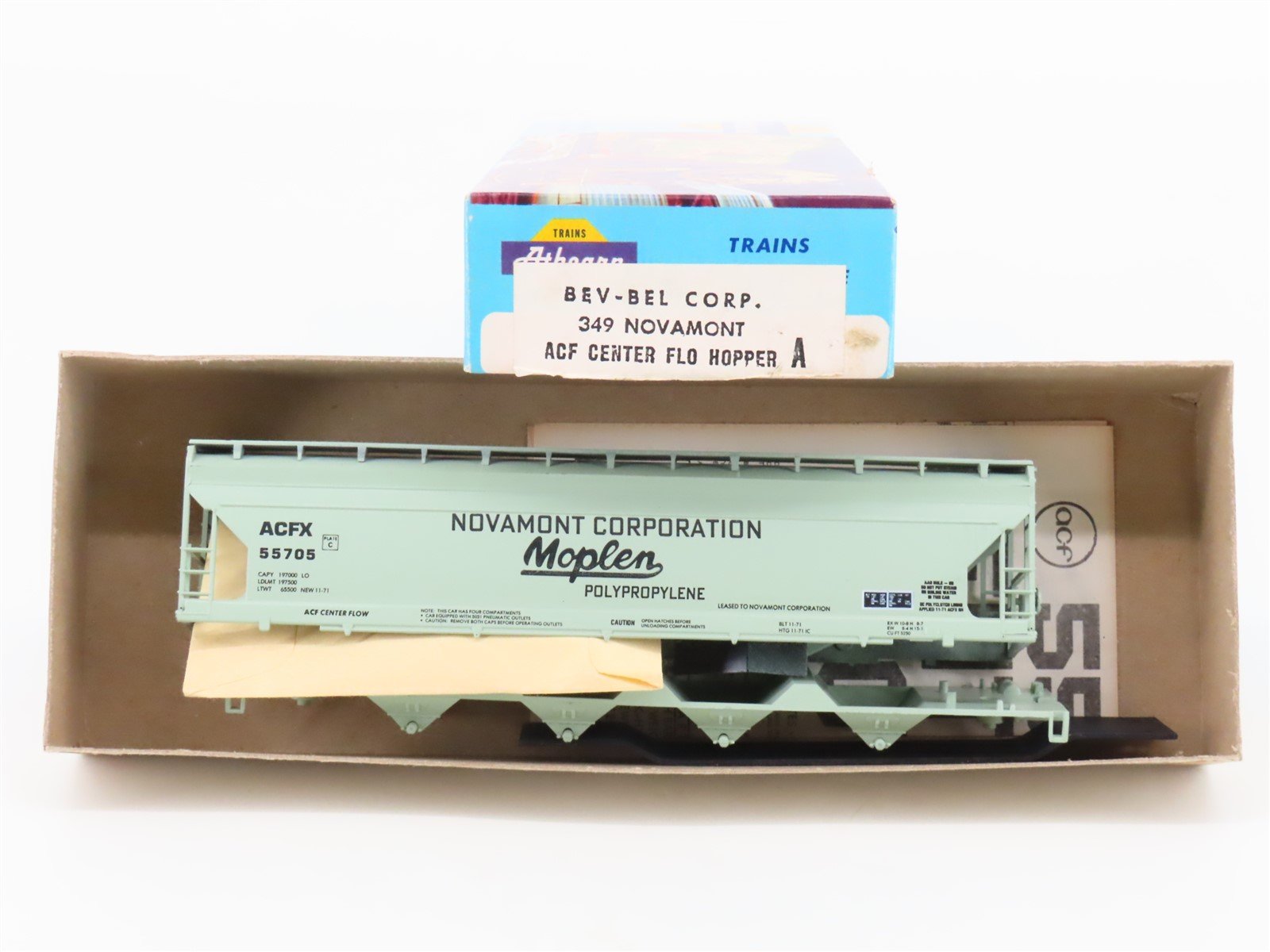 HO Athearn Bev-Bel Kit 349 ACFX Novamont 4-Bay Centerflow Covered Hopper #55705