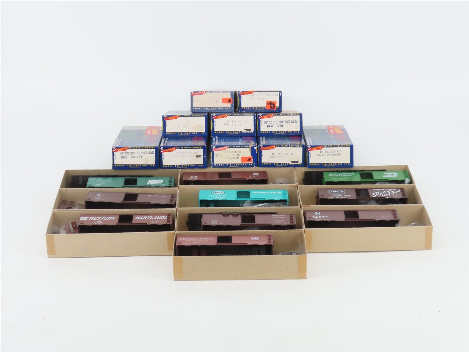 LOT of 10 HO Scale Roudhouse Kits B&O/PRR/BN/P&LE/ATSF/WM/PC/N&W/SL-SF Box Cars