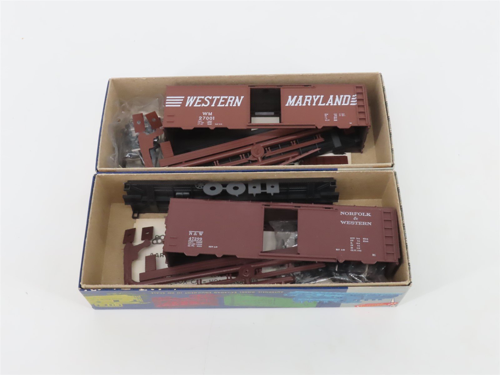 LOT of 10 HO Scale Roudhouse Kits B&O/PRR/BN/P&LE/ATSF/WM/PC/N&W/SL-SF Box Cars
