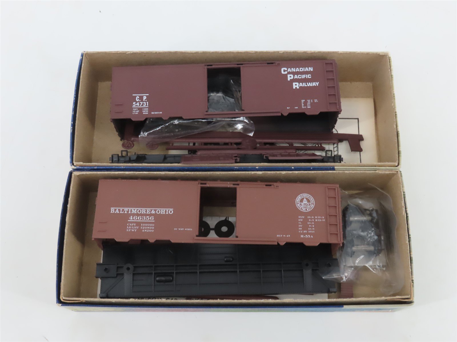 LOT of 10 HO Scale Roundhouse Kits WP/SOU/MILW/C&O/CP/B&O/CN/GN/SAL Box Cars