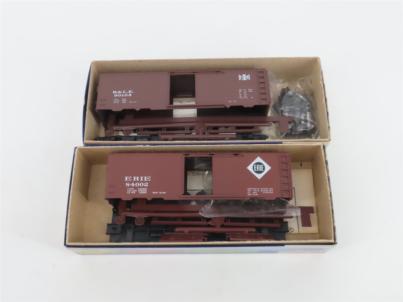 LOT of 10 HO Scale Roundhouse Kits UP/P&E/B&LE/NYC/SOO/ERIE/ & More Box Cars