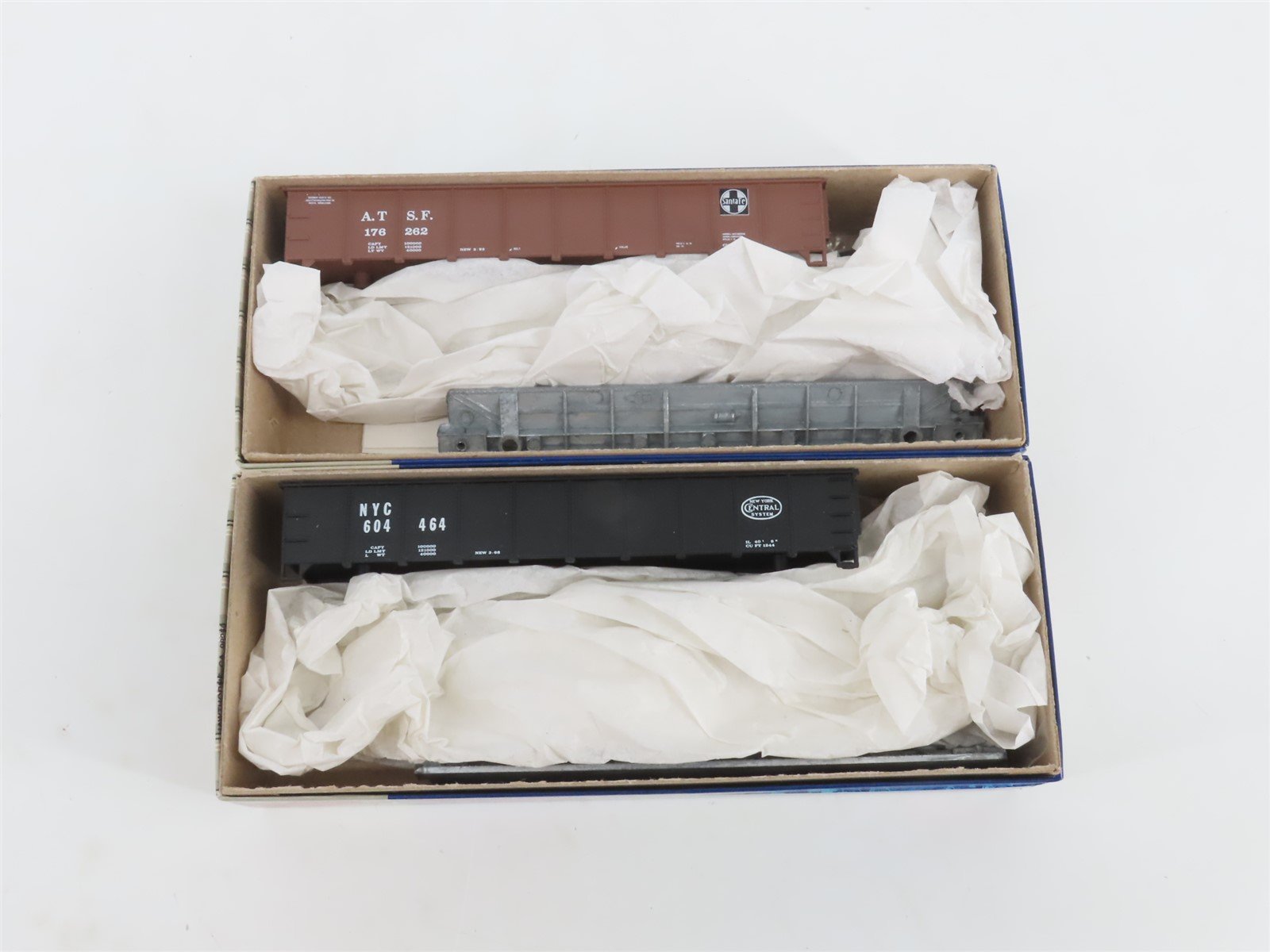 LOT of 9 HO Scale Roundhouse Kits MEC/PRR/SP/CN/PB&NE/ATSF/NYC/N&W/BM Gondolas