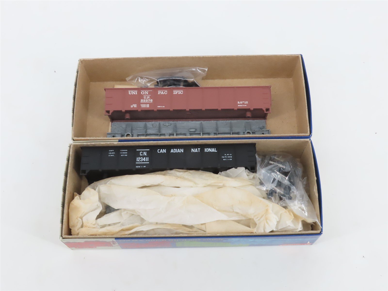 LOT of 9 HO Scale Roundhouse Kits MEC/PRR/SP/CN/PB&NE/ATSF/NYC/N&W/BM Gondolas