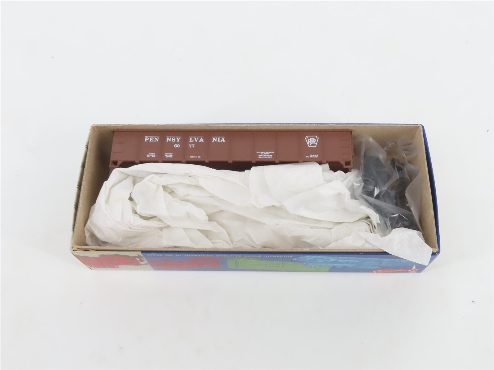 LOT of 9 HO Scale Roundhouse Kits MEC/PRR/SP/CN/PB&NE/ATSF/NYC/N&W/BM Gondolas