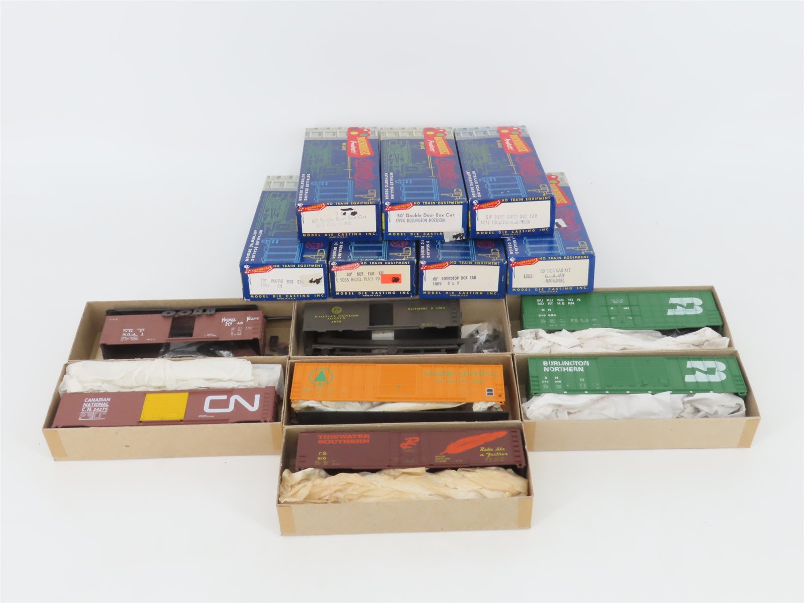 LOT of 7 HO Scale Roundhouse Kits BN/NKP/TS/B&O/CN/MEC Railroad Box Cars