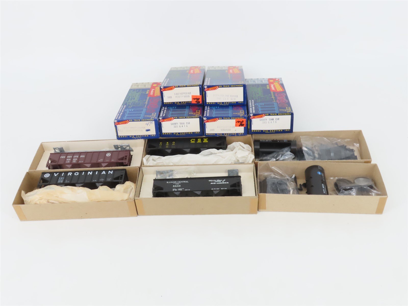 LOT of 6 HO Scale Roundhouse Kits GATX/PRR/CSX/IC/VGN Hoppers & Tank Cars
