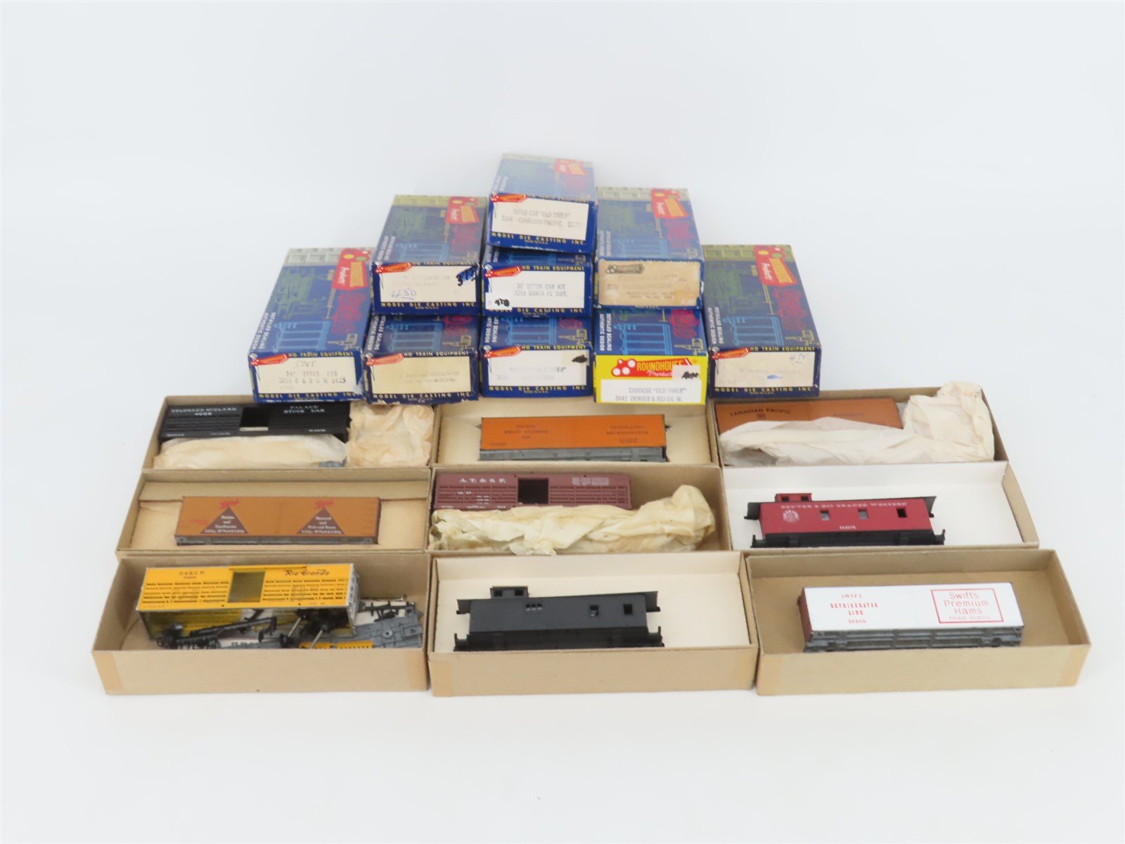 LOT of 9 HO Scale Roundhouse Kits D&RGW/CP/PFE/ATSF/& More Assorted Freight Cars