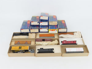 LOT of 9 HO Scale Roundhouse Kits D&RGW/CP/PFE/ATSF/& More Assorted Freight Cars