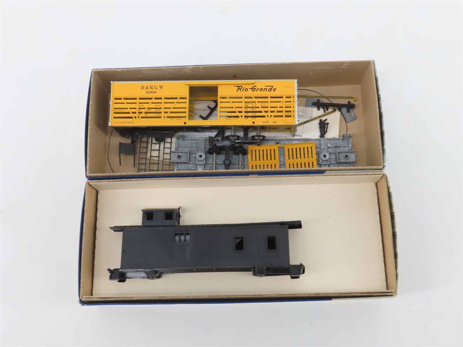 LOT of 9 HO Scale Roundhouse Kits D&RGW/CP/PFE/ATSF/& More Assorted Freight Cars