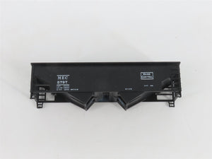HO Scale Train Miniature Bev-Bel Kit #923 MEC Maine Central 2-Bay Hoppers 3-Pack