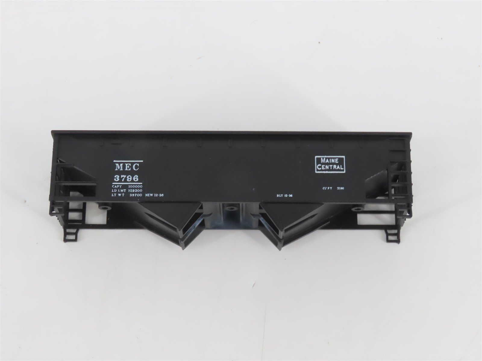 HO Scale Train Miniature Bev-Bel Kit #923 MEC Maine Central 2-Bay Hoppers 3-Pack