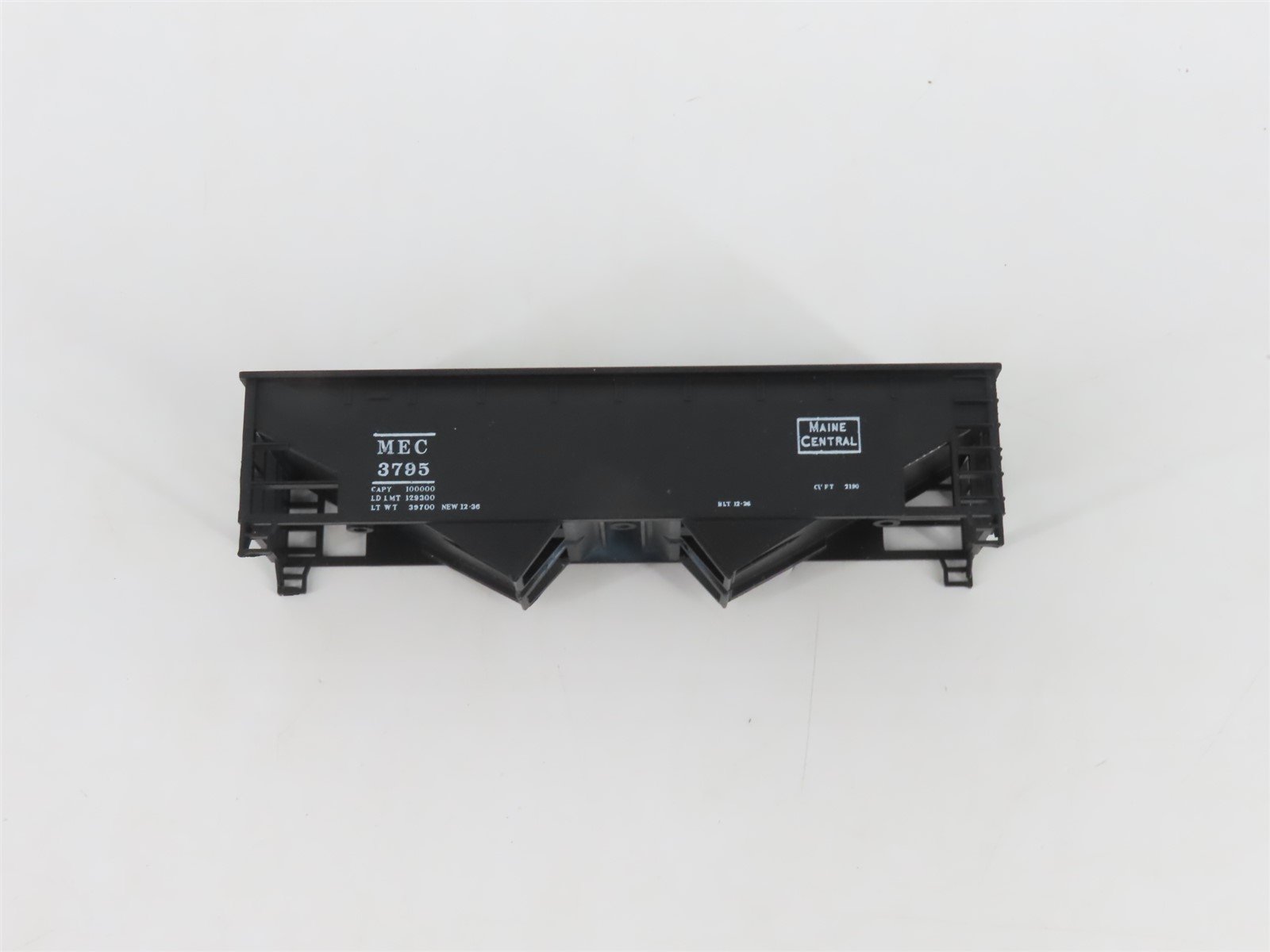 HO Scale Train Miniature Bev-Bel Kit #923 MEC Maine Central 2-Bay Hoppers 3-Pack