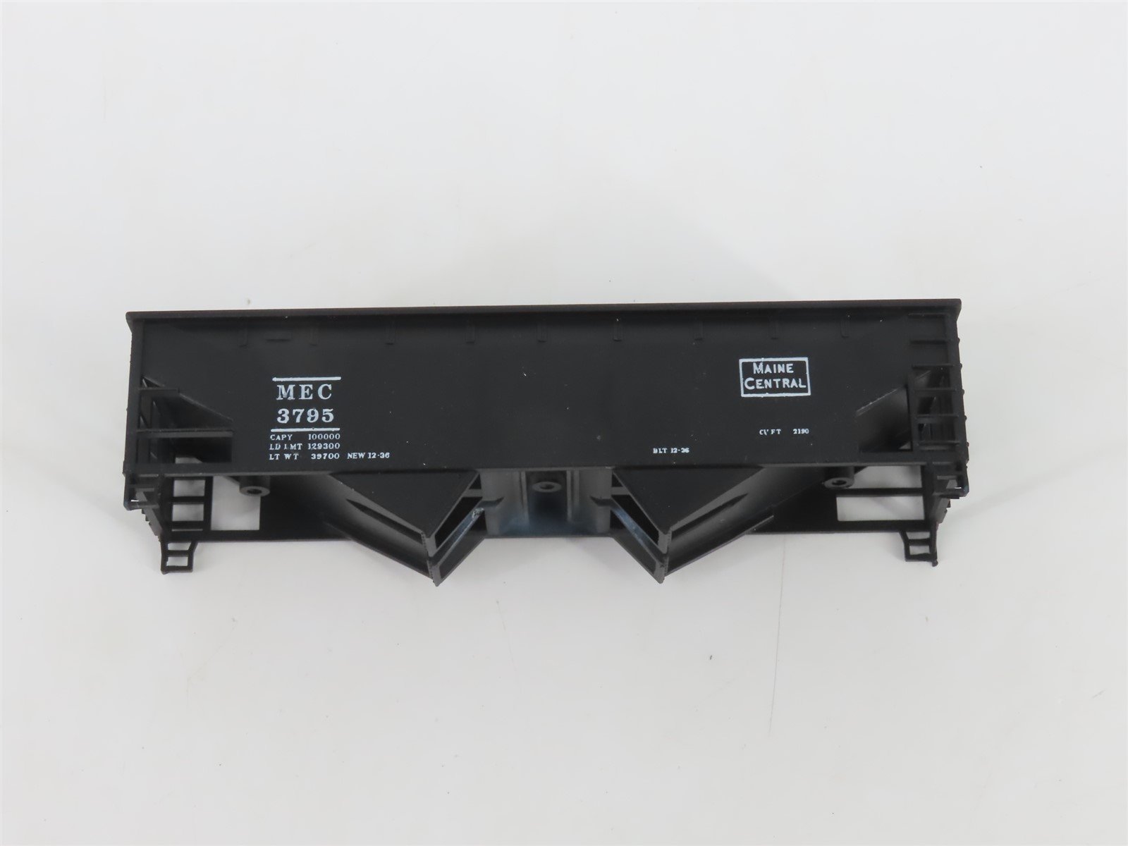 HO Scale Train Miniature Bev-Bel Kit #923 MEC Maine Central 2-Bay Hoppers 3-Pack