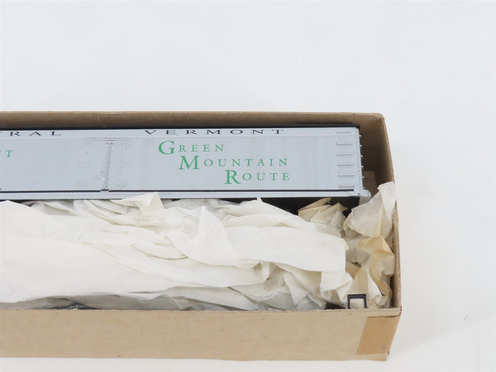 HO Scale Roundhouse Bev-Bel Kit #4918 CV Central Vermont Milk 50' Reefer #357