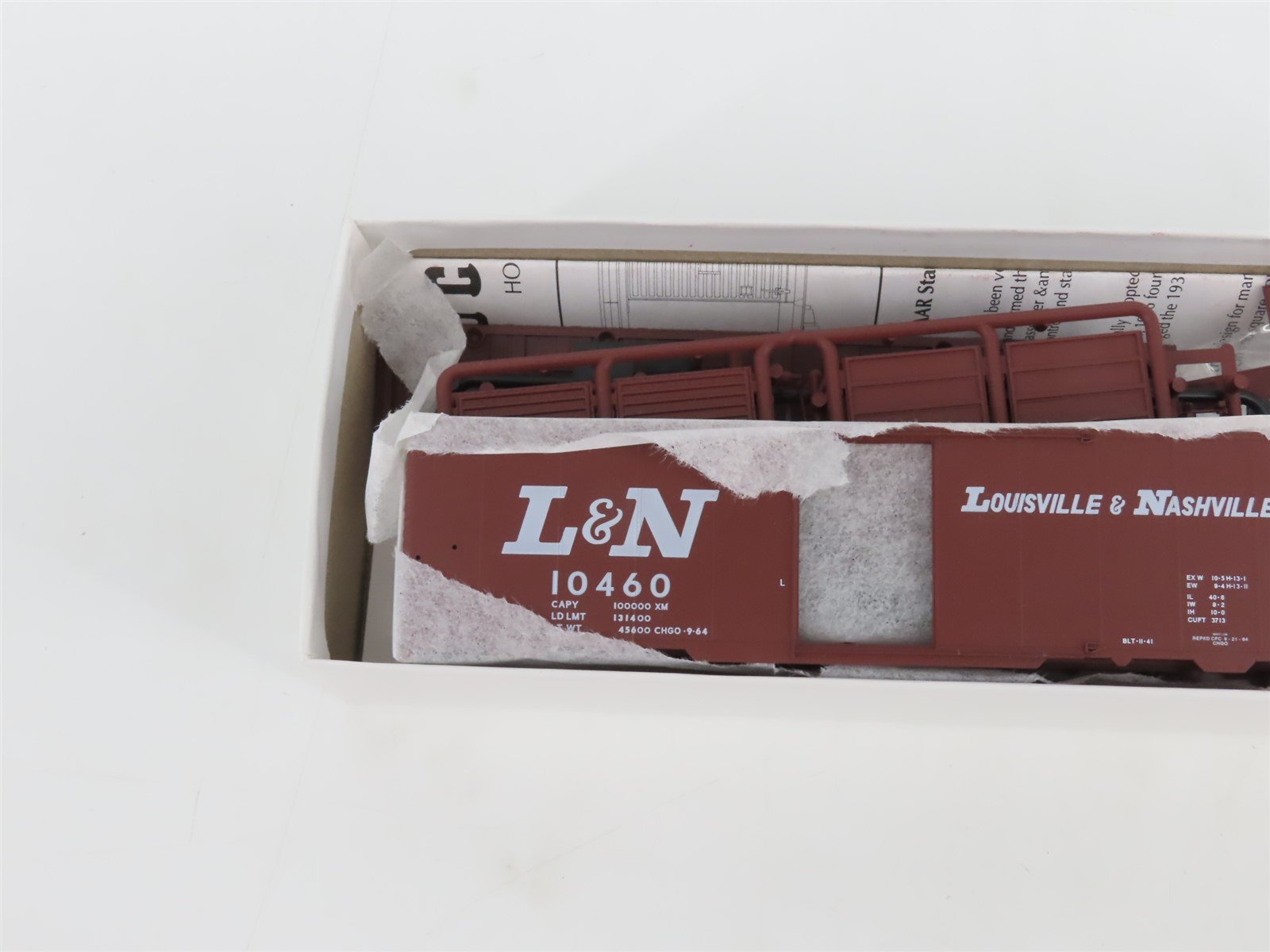 HO Scale Red Caboose Kit RC-9532-3 L&N Louisville & Nashville 40' Box Car #10460