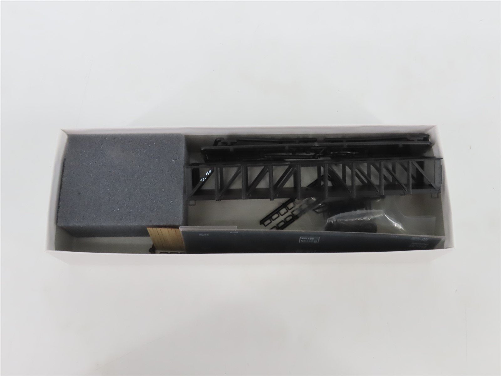 HO InterMountain Kit 41605-03 B&M Boston & Maine Drop Bottom Gondola #90026