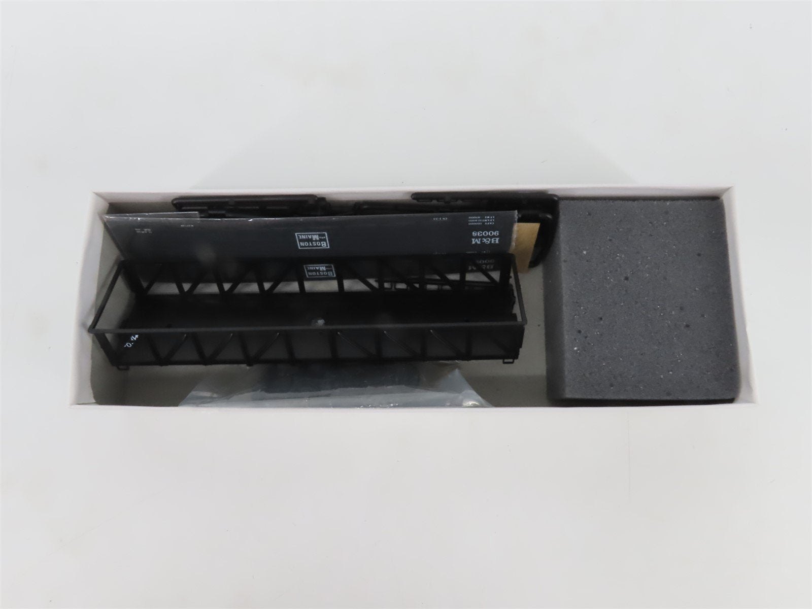 HO InterMountain Kit 41605-04 B&M Boston & Maine Drop Bottom Gondola #90038