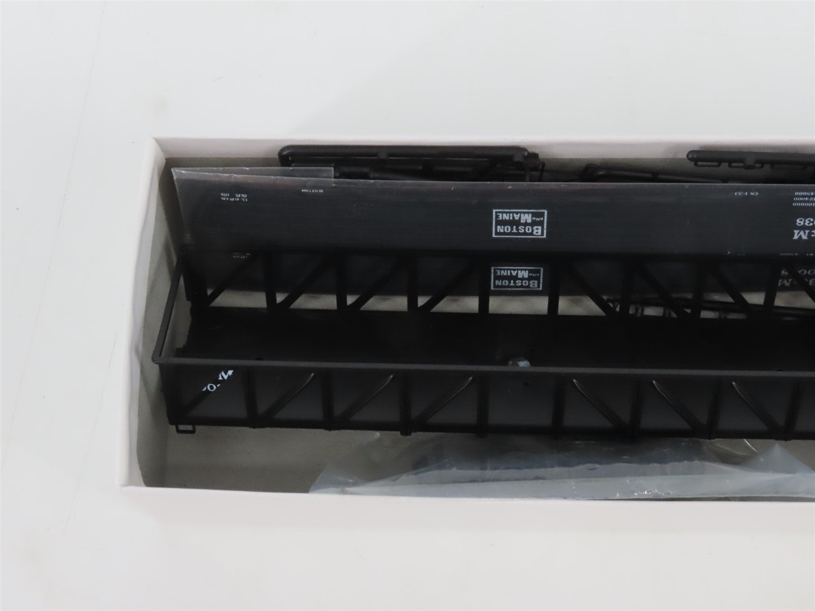 HO InterMountain Kit 41605-04 B&M Boston & Maine Drop Bottom Gondola #90038