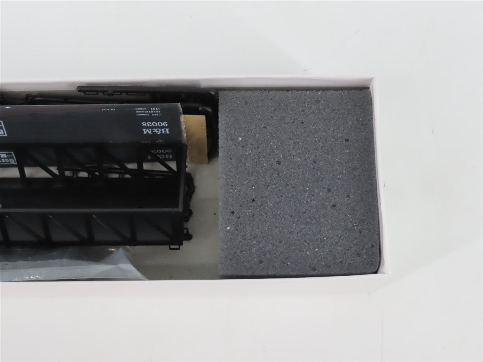 HO InterMountain Kit 41605-04 B&M Boston & Maine Drop Bottom Gondola #90038
