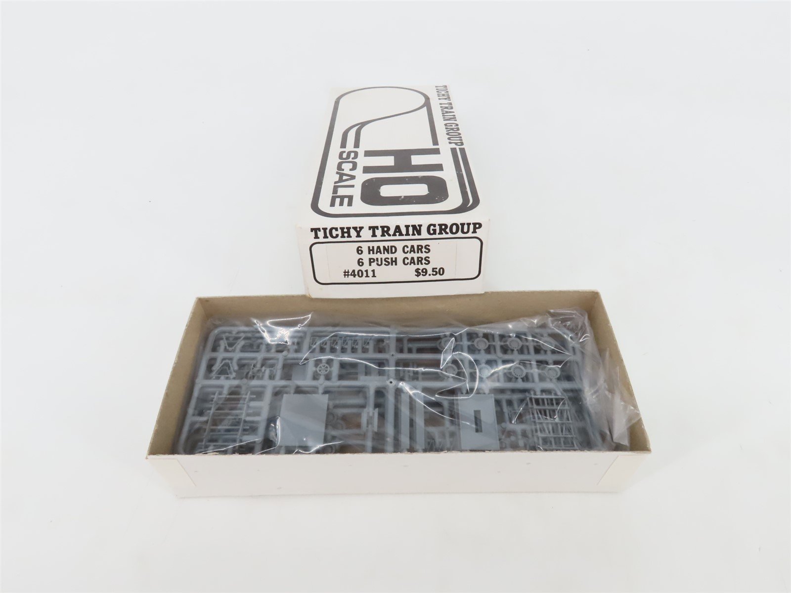 HO Scale Tichy Train Group Kit #4011 Unpainted 6 Hand Cars & 6 Push Cars