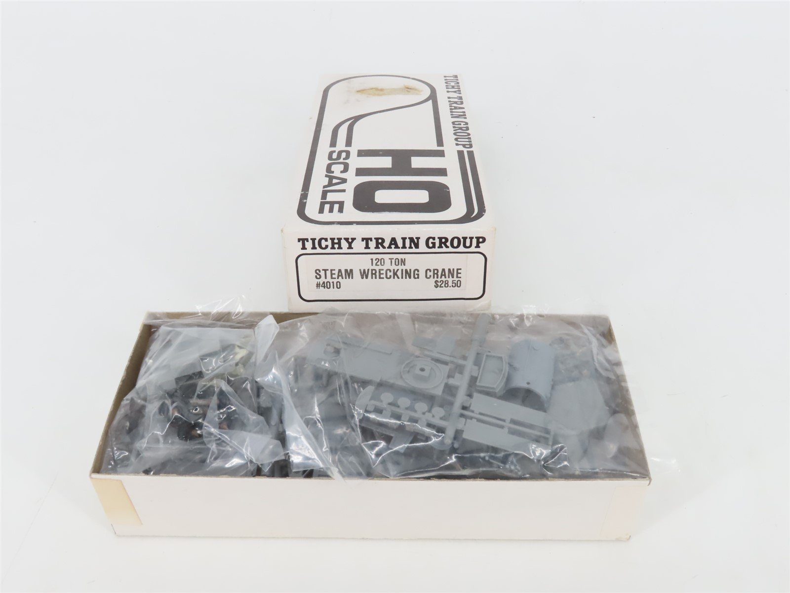 HO Scale Tichy Train Group Kit #4010 Unpainted 120 Ton Steam Wrecking Crane