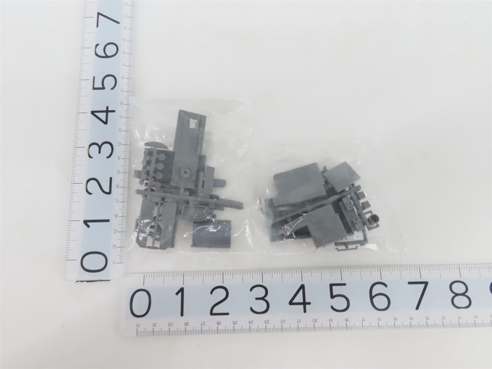 HO Scale Tichy Train Group Kit #4010 Unpainted 120 Ton Steam Wrecking Crane