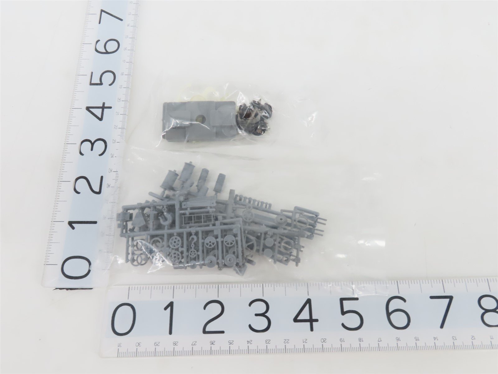 HO Scale Tichy Train Group Kit #4010 Unpainted 120 Ton Steam Wrecking Crane