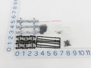HO Scale Roundhouse 3 in 1 Kit 1500 Unpainted 26' Metal Log Cars