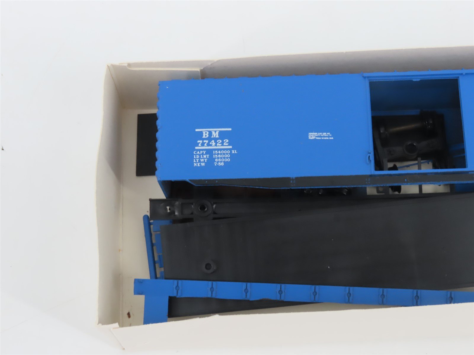 HO Scale Bev-Bel Robin's Rails Kit #9942-1 BM Boston & Maine 50' Box Car #77422